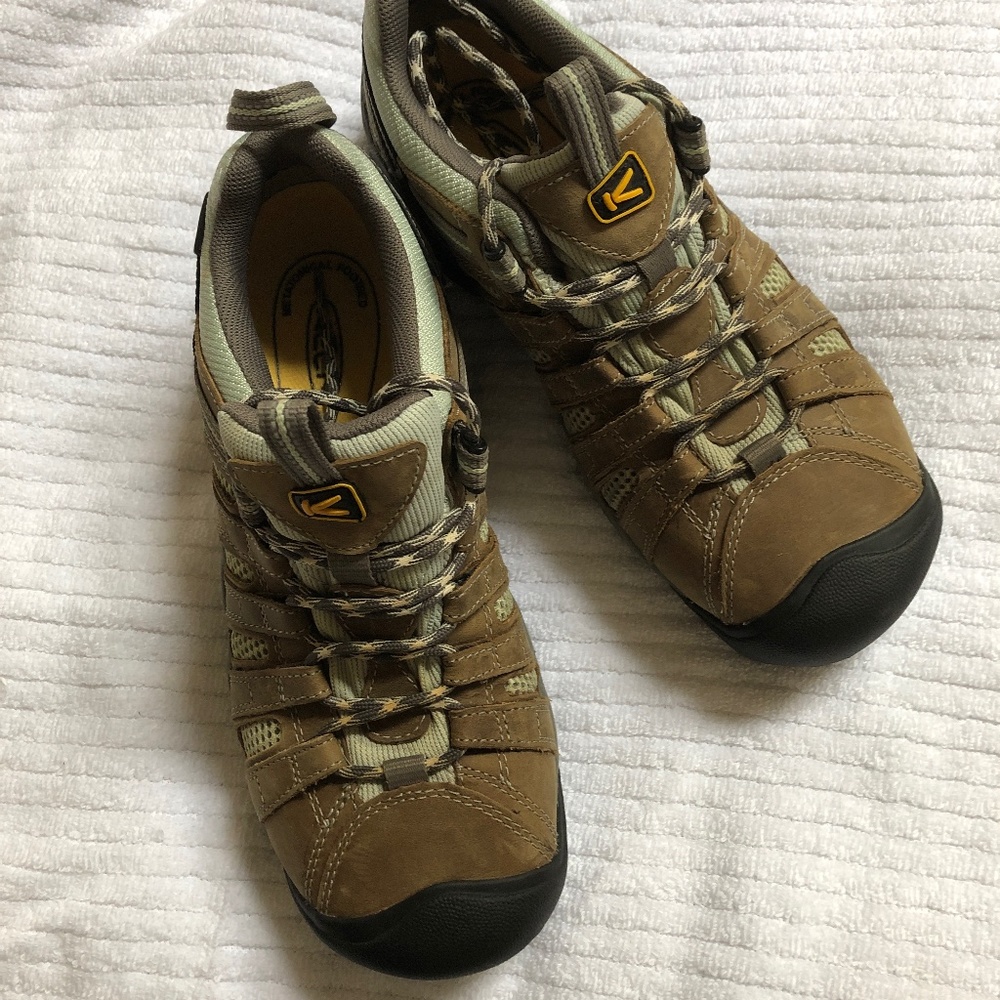 Keen flint low steel toe womans work shoes